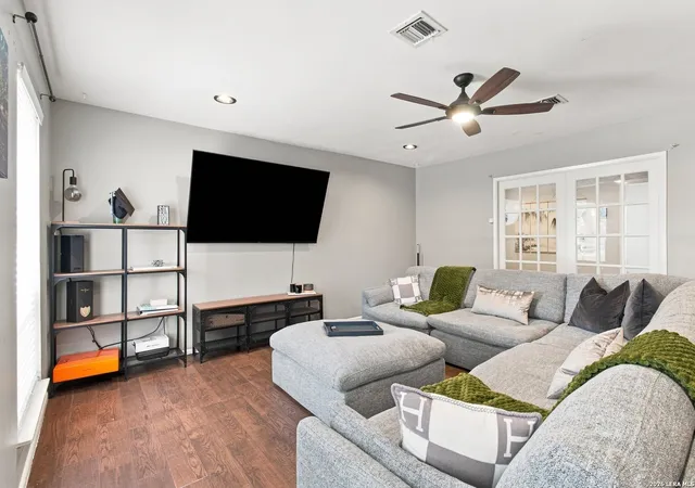 5th image of 3803 Barrington St #3D, San Antonio, TX 78217 | MLS# 1999992