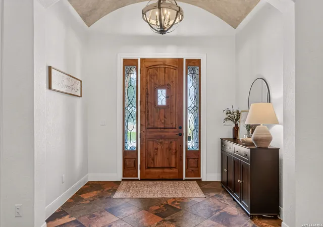 Photo 4 of Single family home for sale at 555 Curvatura, New Braunfels, TX 78132 | MLS# 2000011 | Listing updated on 2026-09-16