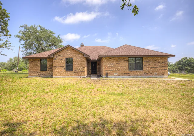 Photo 2 of House for sale at 1798 County Road 359, Gillett, TX 78116 | MLS# 2000018 | Listing updated on 2026-08-03