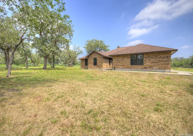 Photo 3 of House for sale at 1798 County Road 359, Gillett, TX 78116 | MLS# 2000018 | Listing updated on 2026-08-03