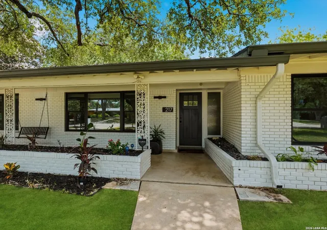 Photo 3 of Single family home for sale at 217 Gardenview, Castle Hills, TX 78213 | MLS# 2000020 | Listing updated on 2026-09-15