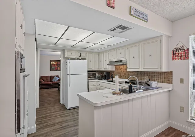 Listing Photo 4 - Condo for sale in building located at 3803 Barrington, San Antonio, TX 78217 - Unit #14A