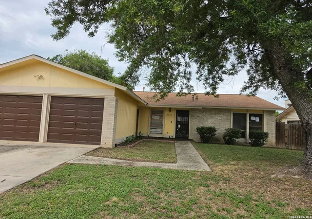 Photo 1 of Single family home for sale at 2914 Lakeland Dr, San Antonio, TX 78222 | MLS# 2000042 | Listing updated on 2026-09-18