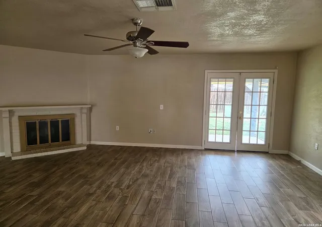 Photo 2 of Single family home for sale at 2914 Lakeland Dr, San Antonio, TX 78222 | MLS# 2000042 | Listing updated on 2026-09-18