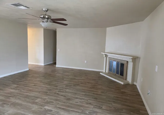Photo 3 of Single family home for sale at 2914 Lakeland Dr, San Antonio, TX 78222 | MLS# 2000042 | Listing updated on 2026-09-18