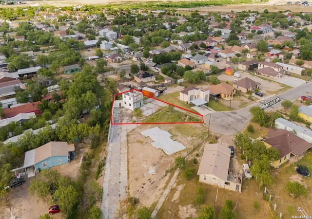 2nd image of 3091 Landin Cr, Eagle Pass, TX 78852 | MLS# 2000049