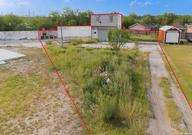 8th image of 3091 Landin Cr, Eagle Pass, TX 78852 | MLS# 2000049
