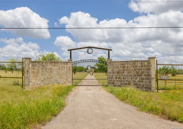 2nd image of 292 Old Loop 173, Bandera, TX 78003 | MLS# 2000092