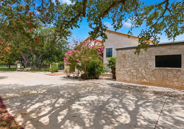 Photo 3 of Sale Pending at 2934 Scattered Oaks St, San Antonio, TX 78232 | MLS# 2000124 | Listing updated on 2026-09-09