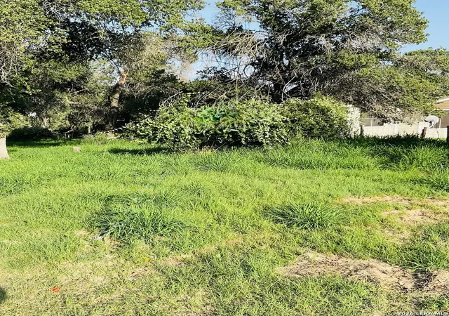 2nd image of 127 Little Creek Dr, Floresville, TX 78114 | MLS# 2000164