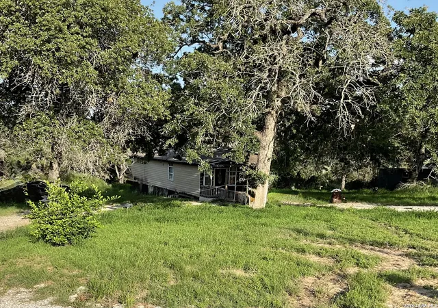 4th image of 127 Little Creek Dr, Floresville, TX 78114 | MLS# 2000164