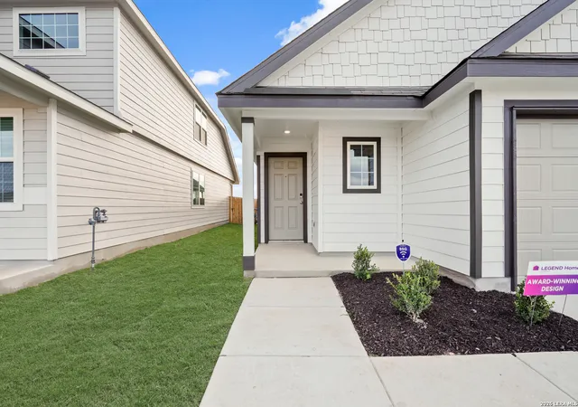 Photo 2 of Single family home for sale at 2626 Downsbury Road, New Braunfels, TX 78130 | MLS# 2000183 | Listing updated on 2026-09-16