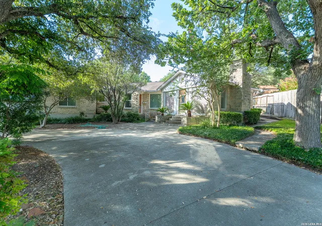 Photo 3 of Sale Pending at 112 Tuttle Rd, Terrell Hills, TX 78209 | MLS# 2000217 | Listing updated on 2026-09-03