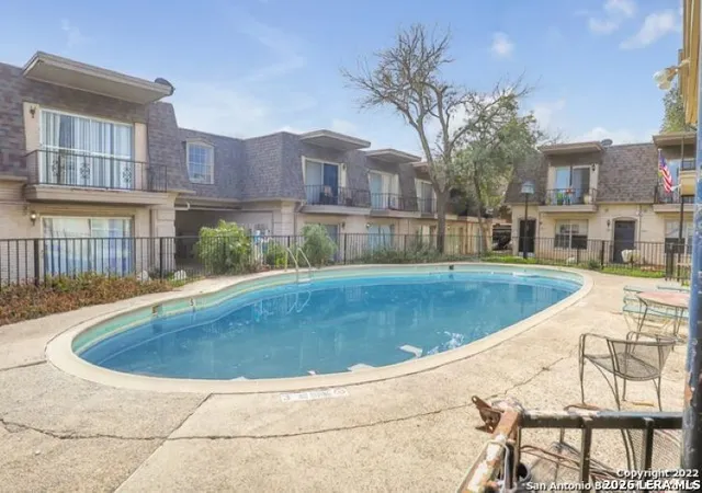 2nd image of 170 De Chantle #APT 501, San Antonio, TX 78201 | MLS# 2000245