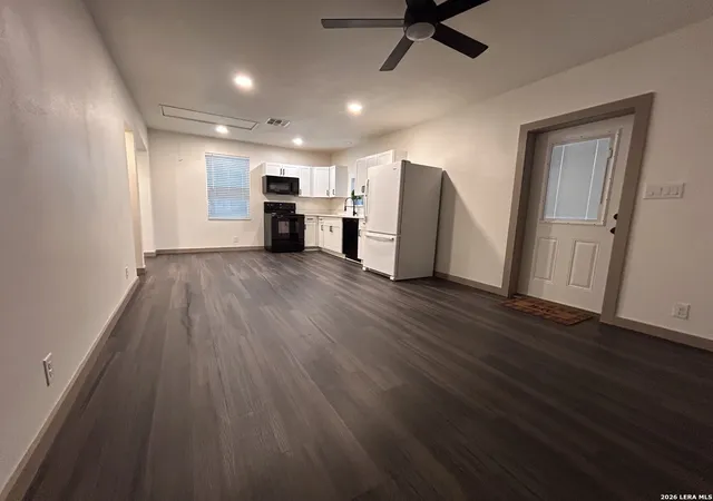 11th image of 505 N Heideke, Seguin, TX 78155 | MLS# 2000250