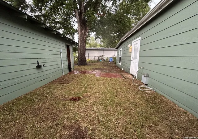 3rd image of 505 N Heideke, Seguin, TX 78155 | MLS# 2000250