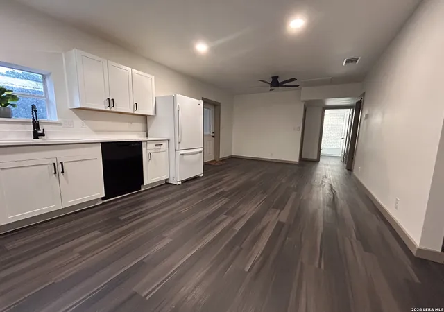 5th image of 505 N Heideke, Seguin, TX 78155 | MLS# 2000250