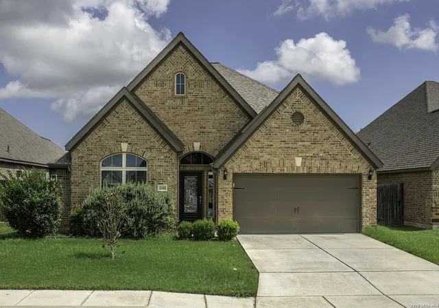 Photo 1 of Single family home for sale at 2016 Glen Holw, Seguin, TX 78155 | MLS# 2000286 | Listing updated on 2026-07-31