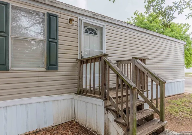 Photo 3 of Single family home for sale at 101 Coconut Palm, Schertz, TX 78154 | MLS# 2000293 | Listing updated on 2026-07-14