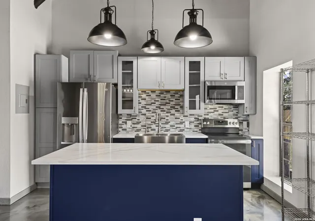 4th image of 1016 Blue Bill Cove, Lakehills, TX 78063 | MLS# 2000294