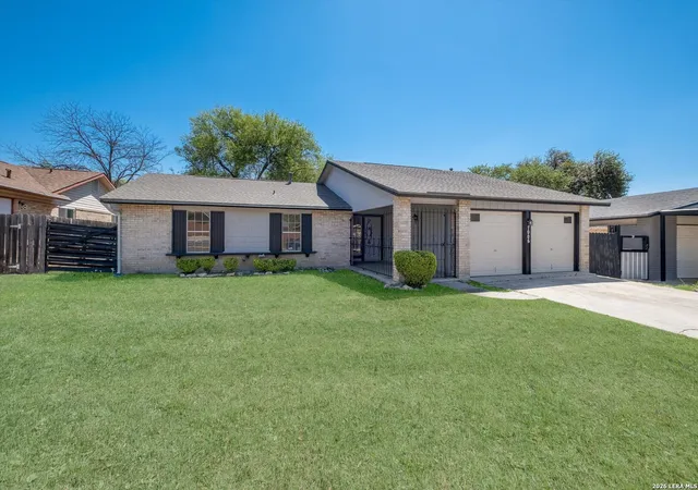 Photo 3 of Sale Pending at 7006 Autumn Chase St, San Antonio, TX 78238 | MLS# 2000314 | Listing updated on 2026-09-08