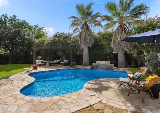 Photo 3 of Sale Pending at 95 Three Lakes Dr, San Antonio, TX 78248 | MLS# 2000336 | Listing updated on 2026-08-03