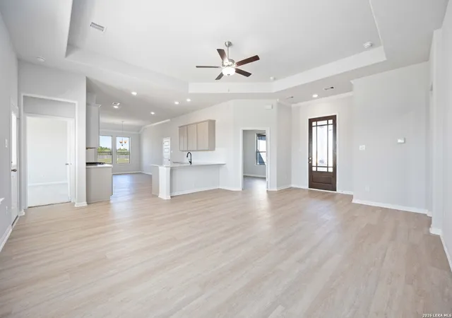 Photo 3 of Single family home for sale at 501 Scenic Dr, Pleasanton, TX 78064 | MLS# 2000340 | Listing updated on 2026-08-22