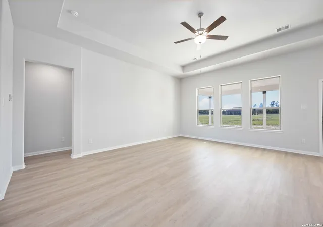 Photo 4 of Single family home for sale at 501 Scenic Dr, Pleasanton, TX 78064 | MLS# 2000340 | Listing updated on 2026-08-22
