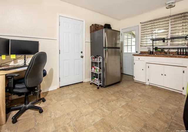 4th image of 503 Bruns, Seguin, TX 78155 | MLS# 2000346