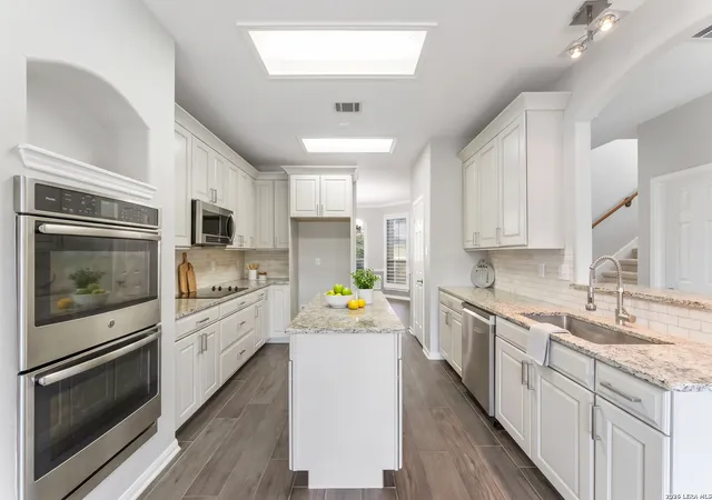 Photo 3 of Single family home for sale at 6519 Grove Creek, San Antonio, TX 78256 | MLS# 2000348 | Listing updated on 2026-09-25