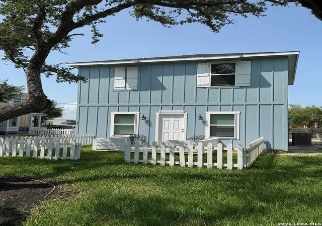 Photo 1 of Single family home for sale at 4212 Hwy 35 S, Rockport, TX 78382 | MLS# 2000378 | Listing updated on 2026-07-25