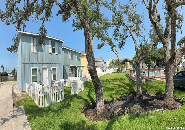 Photo 2 of Single family home for sale at 4212 Hwy 35 S, Rockport, TX 78382 | MLS# 2000378 | Listing updated on 2026-07-25