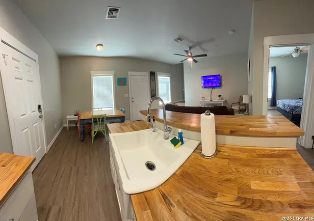Photo 4 of Single family home for sale at 4212 Hwy 35 S, Rockport, TX 78382 | MLS# 2000378 | Listing updated on 2026-07-25