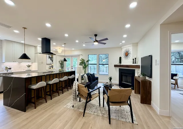 Photo 3 of Sale Pending at 1914 Rialto Way, San Antonio, TX 78230 | MLS# 2000380 | Listing updated on 2026-09-15