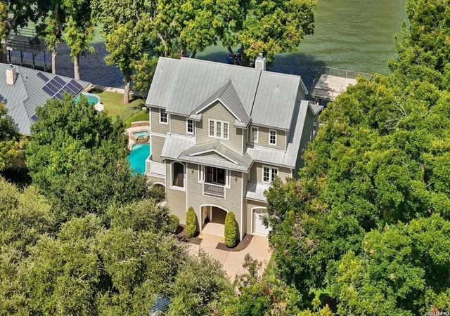 Photo 4 of Sale Pending at 2419 Terminal Loop Rd, Mc Queeney, TX 78123 | MLS# 2000384 | Listing updated on 2026-08-07