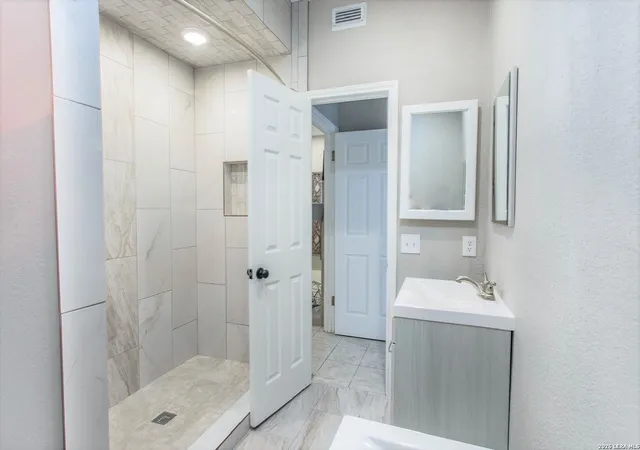 2nd image of 8633 Datapoint, San Antonio, TX 78229