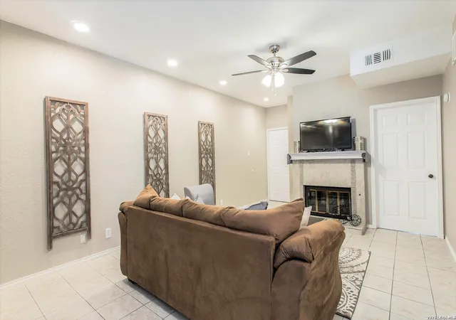 5th image of 8633 Datapoint #253, San Antonio, TX 78229 | MLS# 2000406