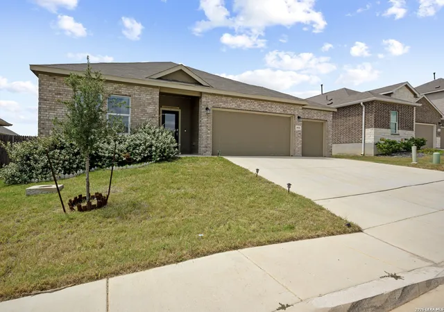Photo 3 of Sale Pending at 5931 Draw Loop, Bulverde, TX 78163 | MLS# 2000412 | Listing updated on 2026-08-21