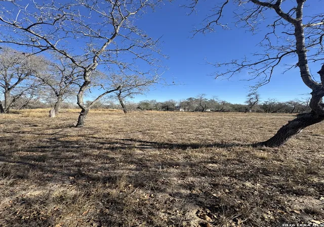 4th image of 122 Woodcrest Rd, Somerset, TX 78069 | MLS# 2000415