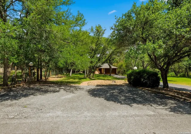 Photo 4 of Single family home for sale at 2703 Oak Haven Dr, San Marcos, TX 78666 | MLS# 2000423 | Listing updated on 2026-08-15