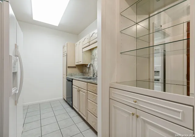 Photo 3 of Condo for sale at 1 Towers Park Ln #1607, San Antonio, TX 78209 | MLS# 2000433 | Listing updated on 2026-09-01