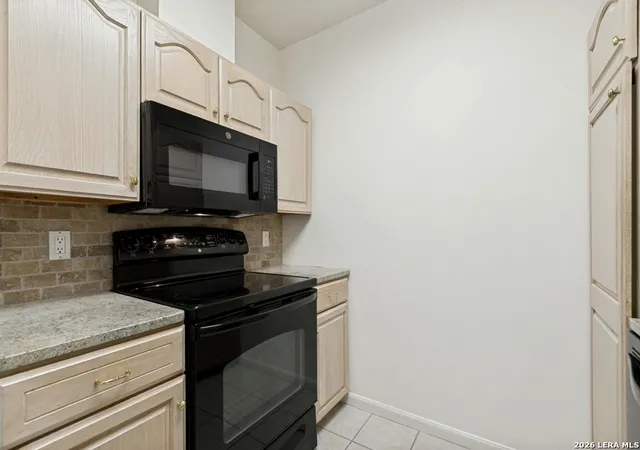 Photo 4 of Condo for sale at 1 Towers Park Ln #1607, San Antonio, TX 78209 | MLS# 2000433 | Listing updated on 2026-09-01