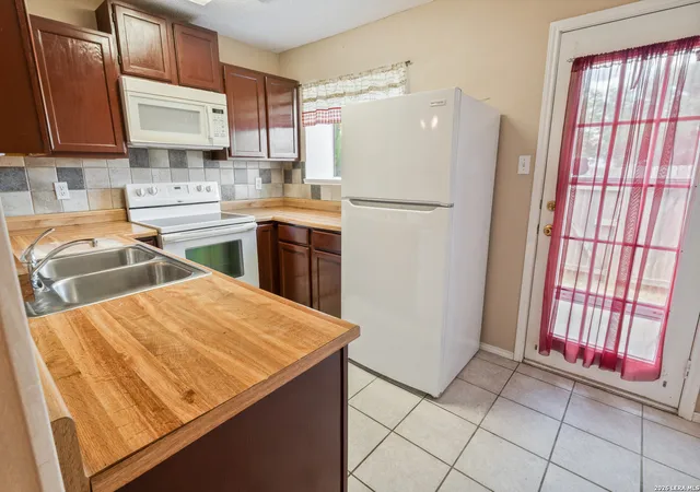 Photo 3 of Condo for sale at 7880 Micron Dr #4004, San Antonio, TX 78251 | MLS# 2000440 | Listing updated on 2026-09-08
