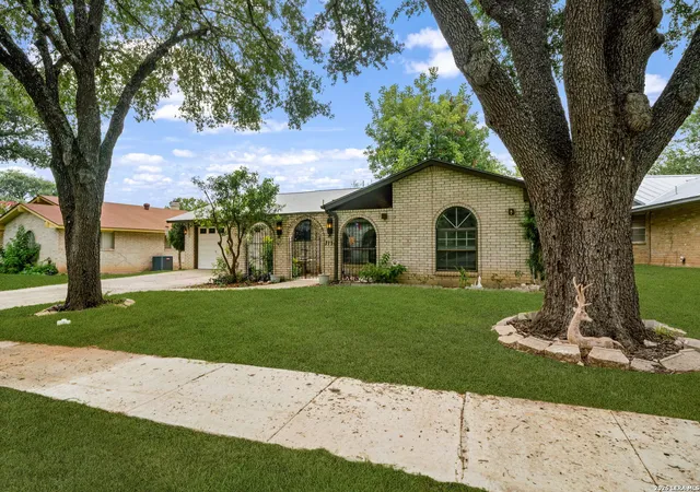 Photo 3 of Sale Pending at 7131 Forest Brk, San Antonio, TX 78240 | MLS# 2000442 | Listing updated on 2026-08-11