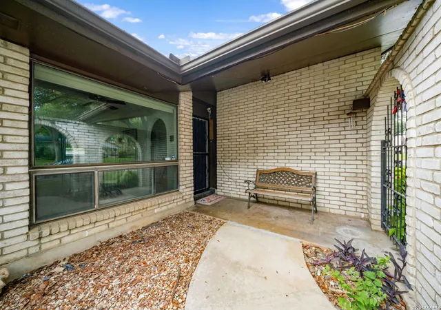 Photo 4 of Sale Pending at 7131 Forest Brk, San Antonio, TX 78240 | MLS# 2000442 | Listing updated on 2026-08-11