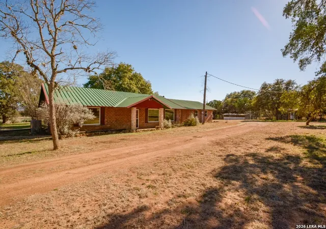 Photo 3 of Single family home for sale at 984 County Road 357, Utopia, TX 78884 | MLS# 2000449 | Listing updated on 2026-07-26