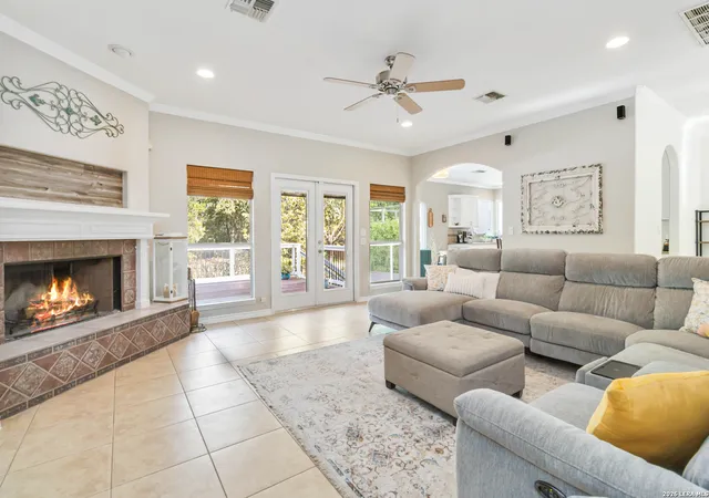 3rd image of 21927 Park View Dr, Garden Ridge, TX 78266 | MLS# 2000458