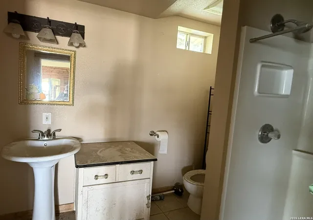 15th image of 207 Mcgloin St, Three Rivers, TX 78071 | MLS# 2000460