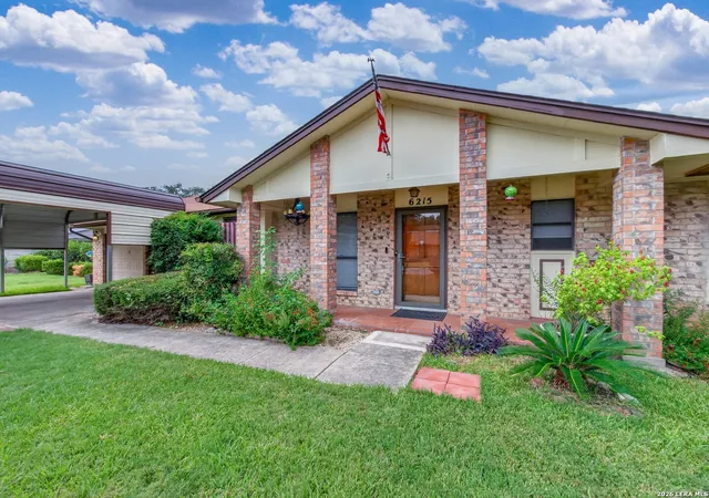 Photo 3 of Sale Pending at 6215 Cairo Dr, San Antonio, TX 78229 | MLS# 2000475 | Listing updated on 2026-08-25