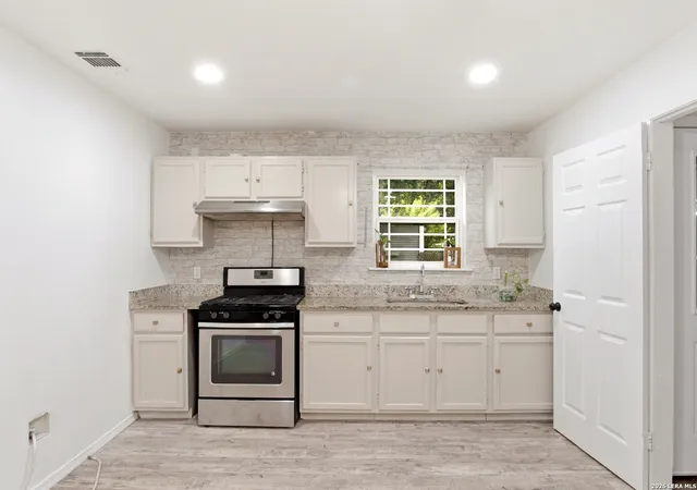 Photo 4 of Sale Pending at 204 Big Ft, San Antonio, TX 78204 | MLS# 2000479 | Listing updated on 2026-08-12